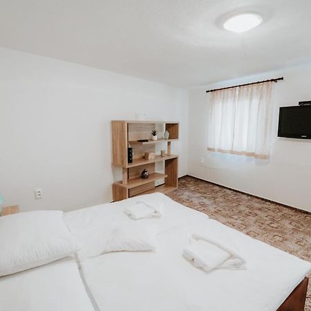 Ard Apartments - เลวิเช ภายนอก รูปภาพ